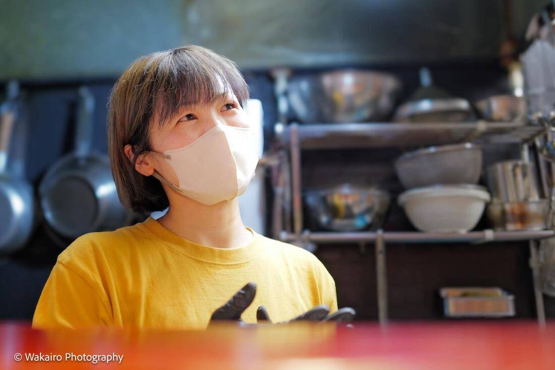 荒川フォト 酒池肉林 店主（の妻）